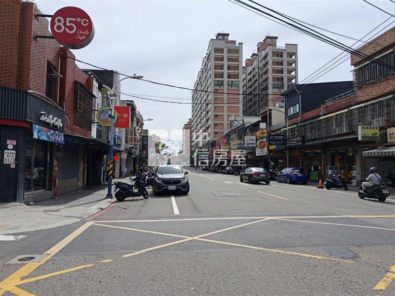 文化路透天(10套房+5雅房)房屋室內格局與周邊環境