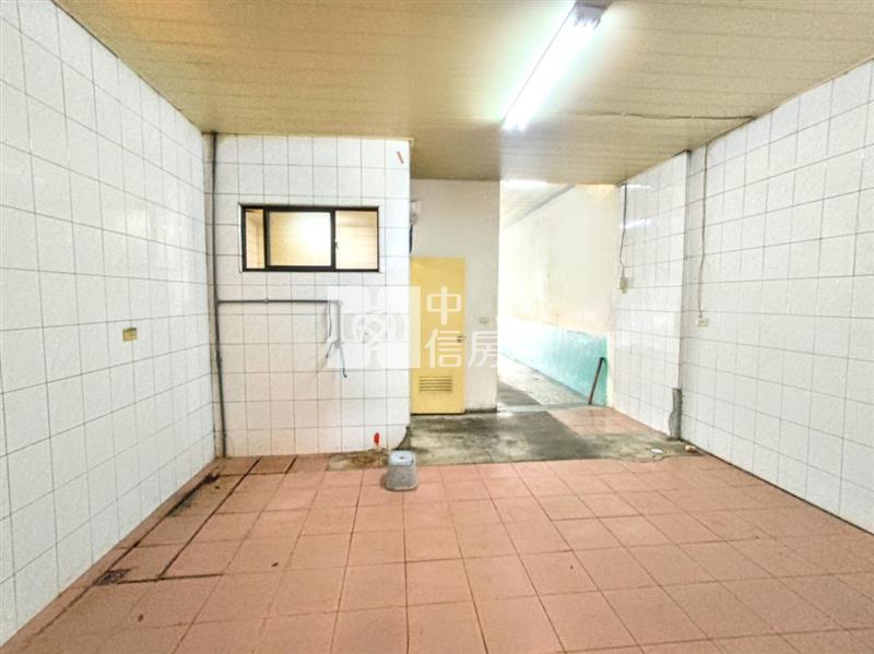 15米搶手鎮金店面.廣告醒目.生意好做.房屋室內格局與周邊環境