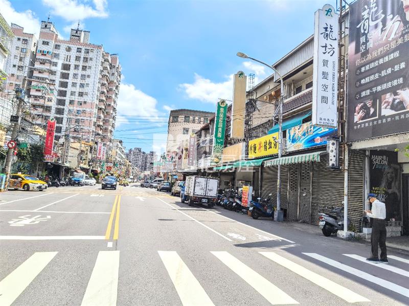 15米搶手鎮金店面.廣告醒目.生意好做.房屋室內格局與周邊環境