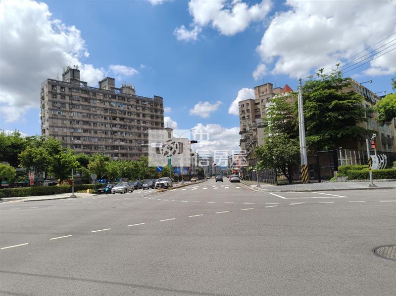 15米搶手鎮金店面.廣告醒目.生意好做.房屋室內格局與周邊環境