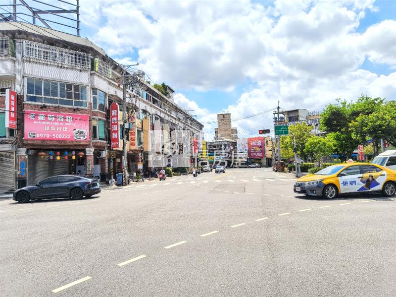 15米搶手鎮金店面.廣告醒目.生意好做.房屋室內格局與周邊環境