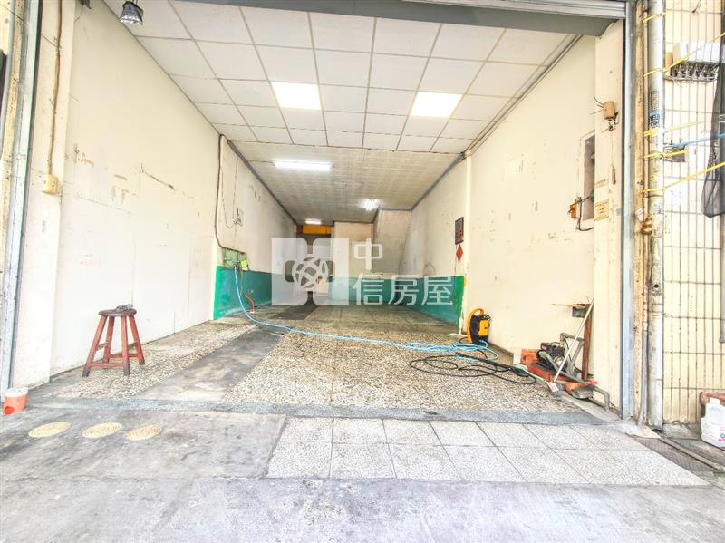 15米搶手鎮金店面.廣告醒目.生意好做.房屋室內格局與周邊環境