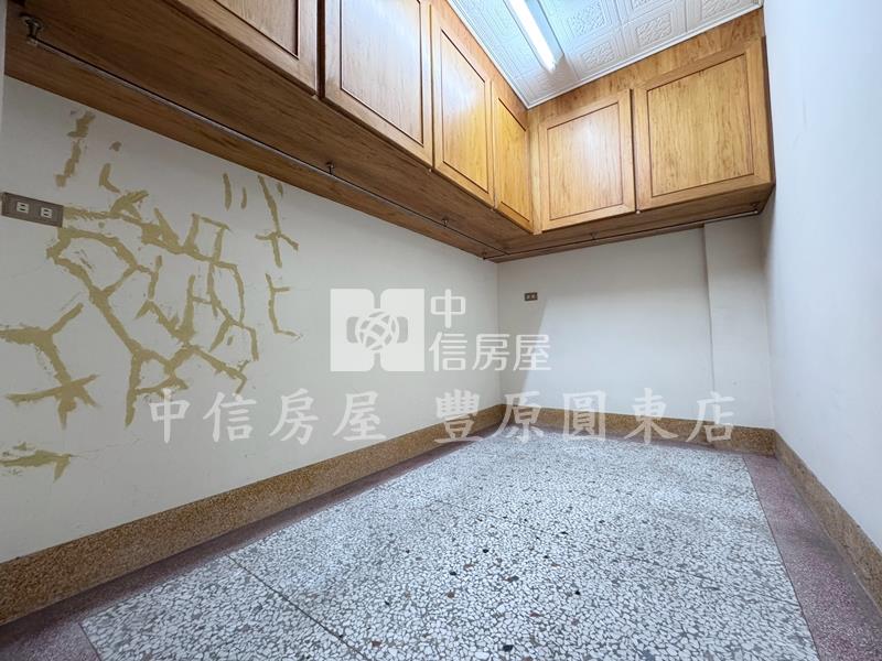 ㊣內圓環店面房屋室內格局與周邊環境