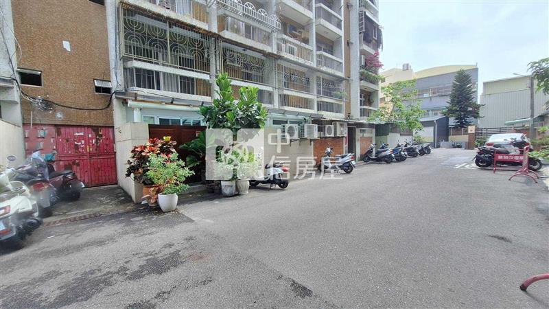 南紡收租雙面路一樓三房寓房屋室內格局與周邊環境