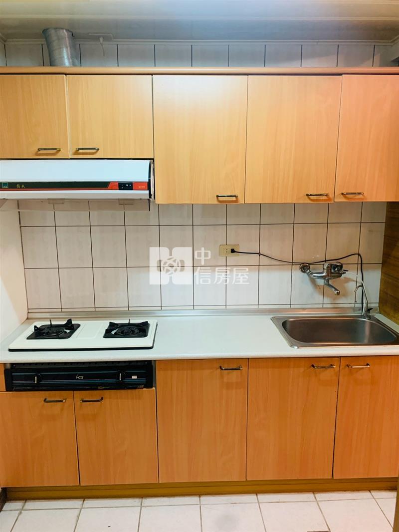 實登行情價大俊國套房房屋室內格局與周邊環境