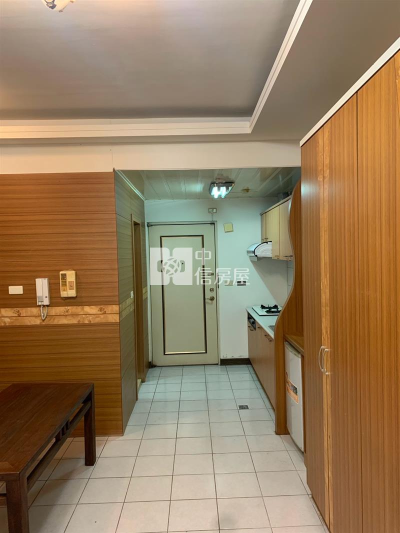 實登行情價大俊國套房房屋室內格局與周邊環境