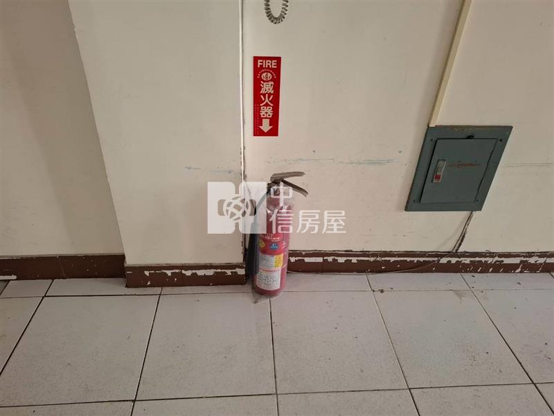 近市府慈濟三角窗面寬店住辦房屋室內格局與周邊環境