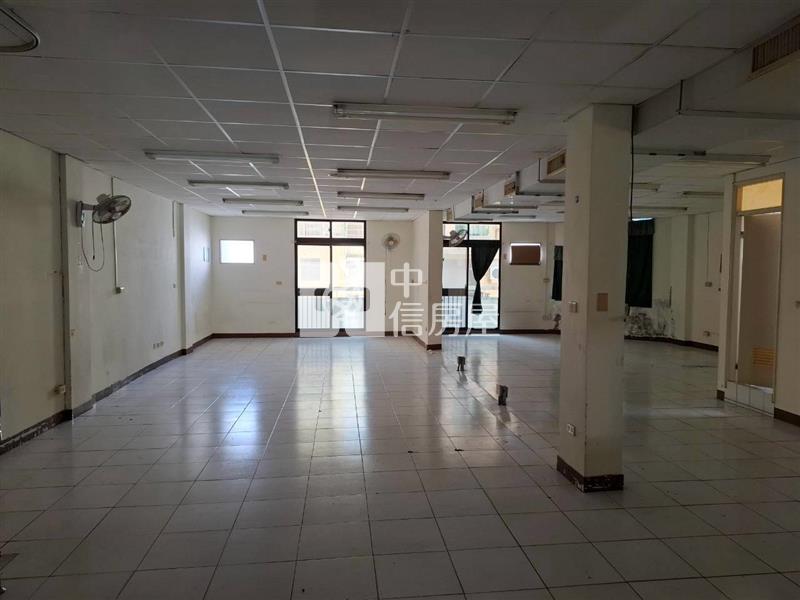 近市府慈濟三角窗面寬店住辦房屋室內格局與周邊環境