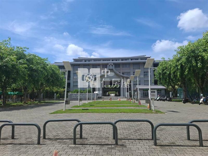 近市府慈濟三角窗面寬店住辦房屋室內格局與周邊環境