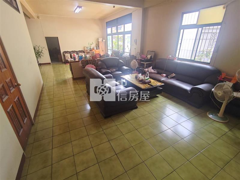近文心南路臨路可三照廠房房屋室內格局與周邊環境
