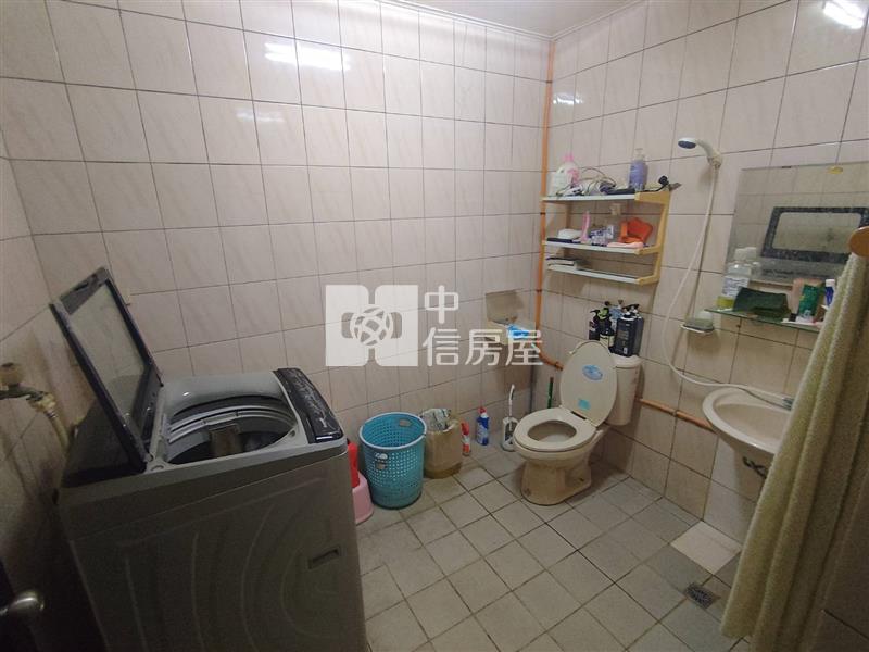 近文心南路臨路可三照廠房房屋室內格局與周邊環境