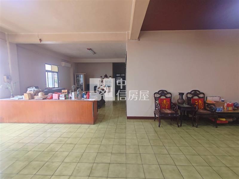 近文心南路臨路可三照廠房房屋室內格局與周邊環境