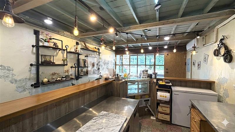 專任大里正中興路透店朝南房屋室內格局與周邊環境