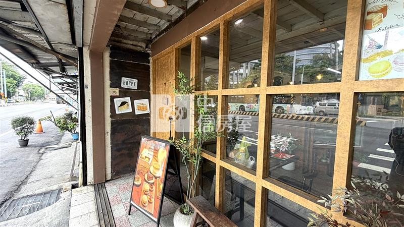 專任大里正中興路透店朝南房屋室內格局與周邊環境