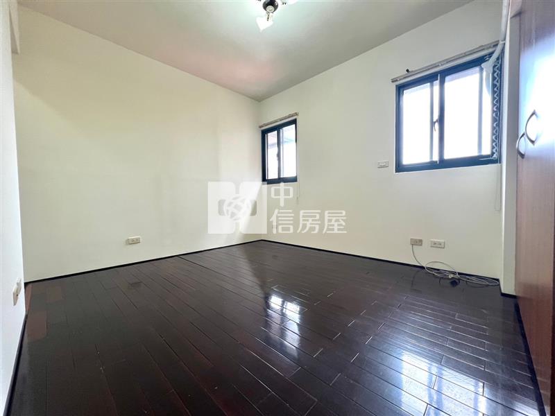 (鑫園BOX)十三期旁~中山醫鑫園BOX三房平車景觀宅房屋室內格局與周邊環境