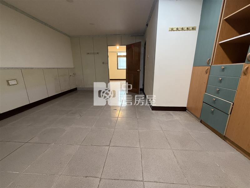 新明國中便宜美透天房屋室內格局與周邊環境