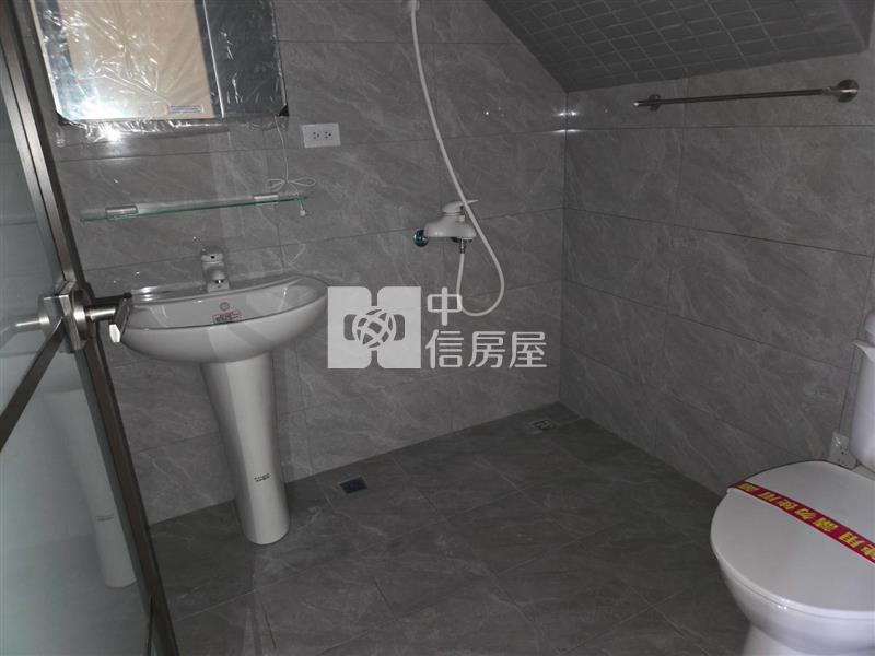 崙背全新邊間別墅房屋室內格局與周邊環境