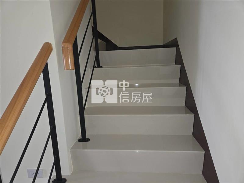 崙背全新邊間別墅房屋室內格局與周邊環境