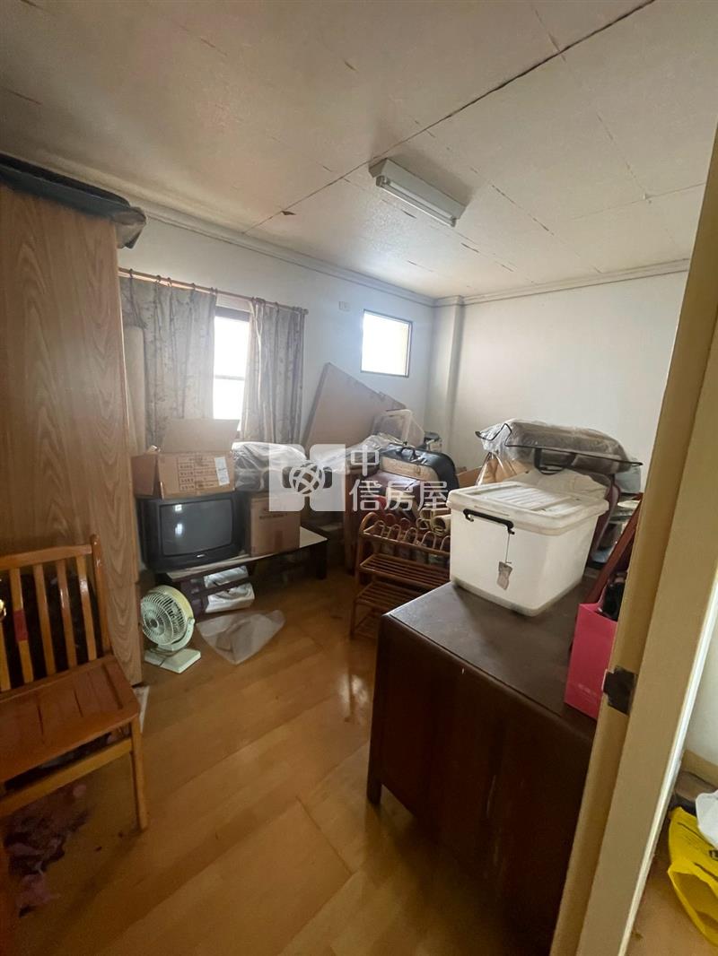 斗六文化路大面寬車庫透天房屋室內格局與周邊環境