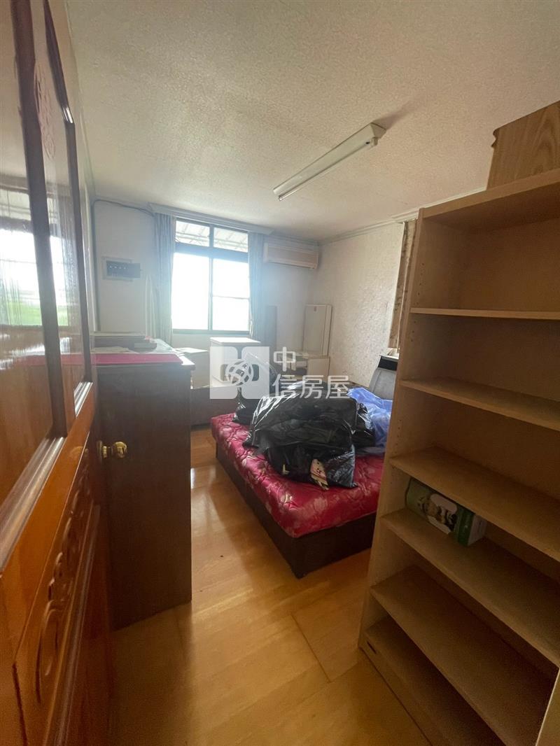 斗六文化路大面寬車庫透天房屋室內格局與周邊環境