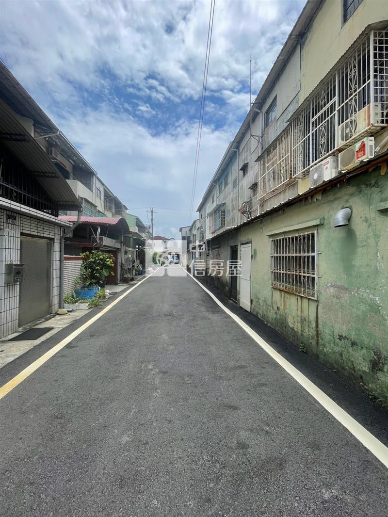 斗六文化路大面寬車庫透天房屋室內格局與周邊環境
