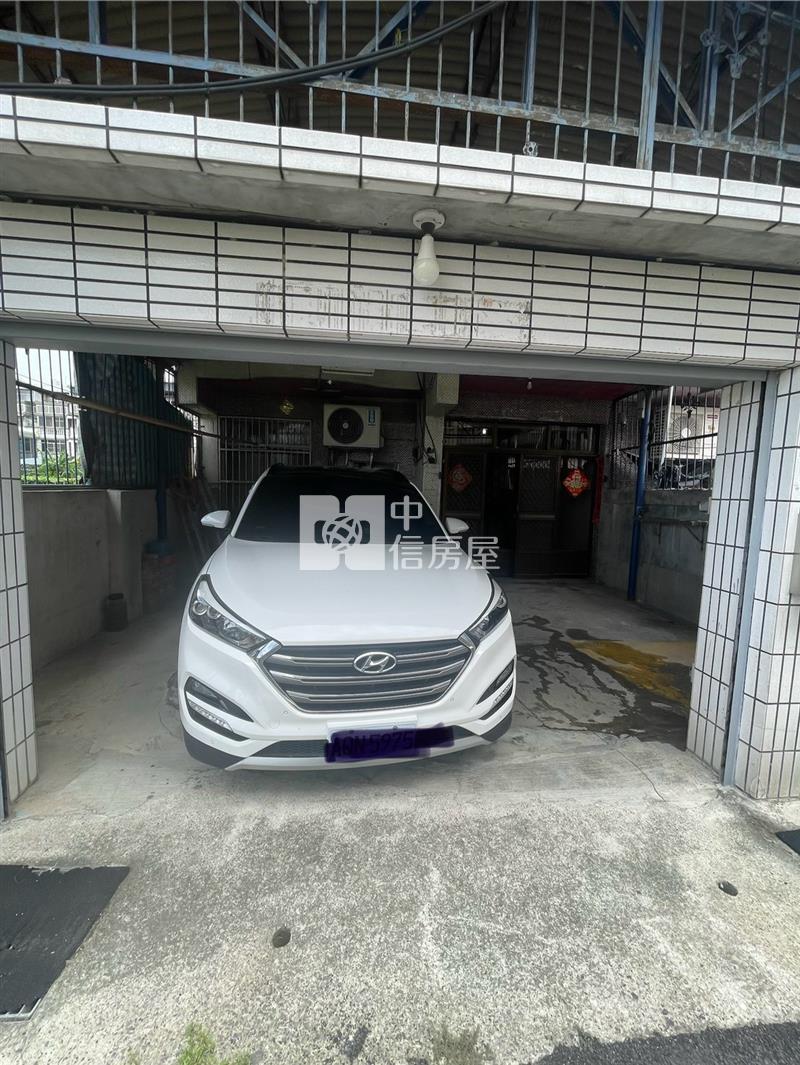 斗六文化路大面寬車庫透天房屋室內格局與周邊環境