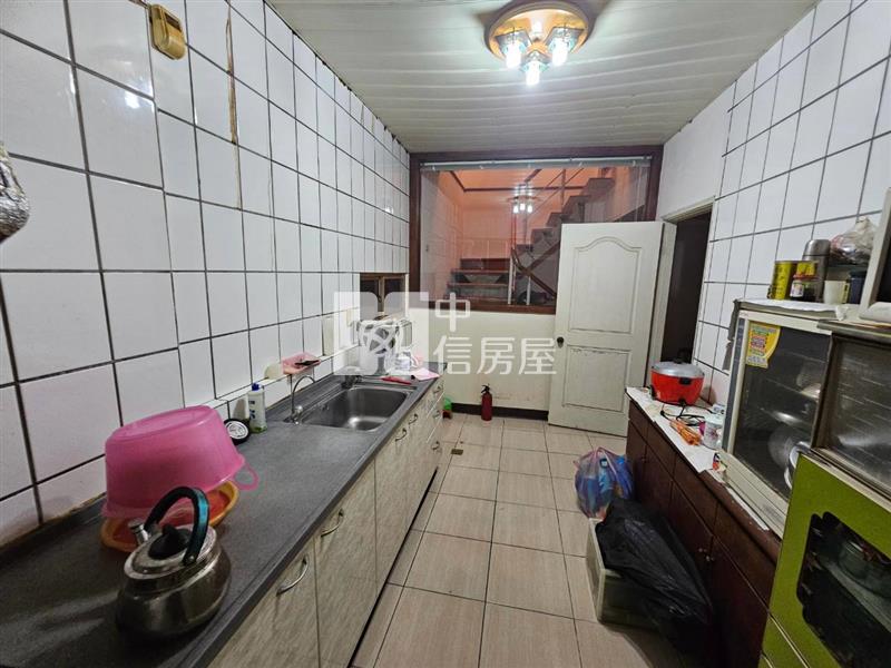 ▲中興雙層大宅房屋室內格局與周邊環境