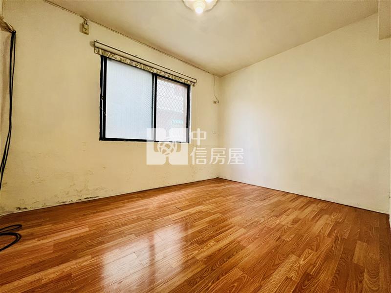 竹南聖福臨路邊間透天房屋室內格局與周邊環境