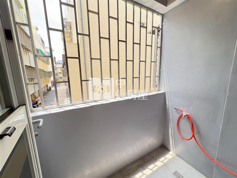 頂山腳社區型整新透天房屋室內格局與周邊環境