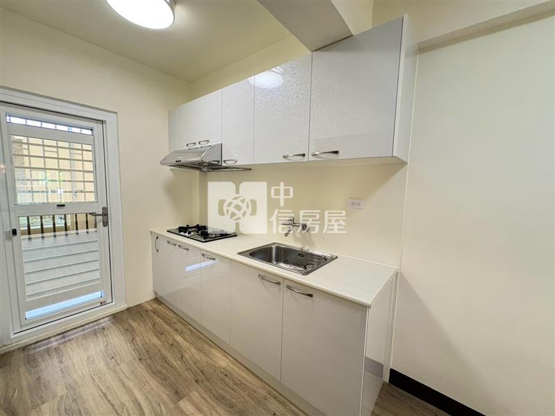 頂山腳社區型整新透天房屋室內格局與周邊環境