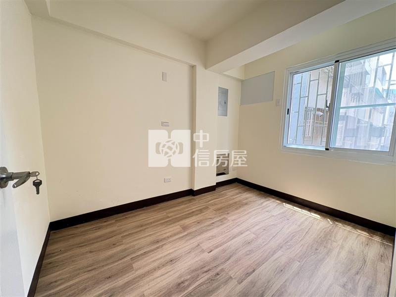 頂山腳社區型整新透天房屋室內格局與周邊環境