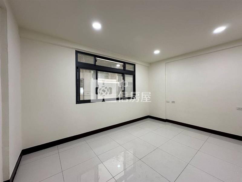 忠貞市場商圈翻新透天(中信卓越團隊)房屋室內格局與周邊環境
