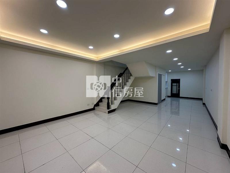 忠貞市場商圈翻新透天(中信卓越團隊)房屋室內格局與周邊環境