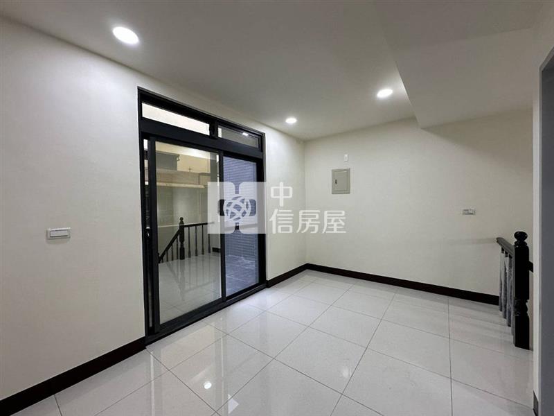 忠貞市場商圈翻新透天(中信卓越團隊)房屋室內格局與周邊環境