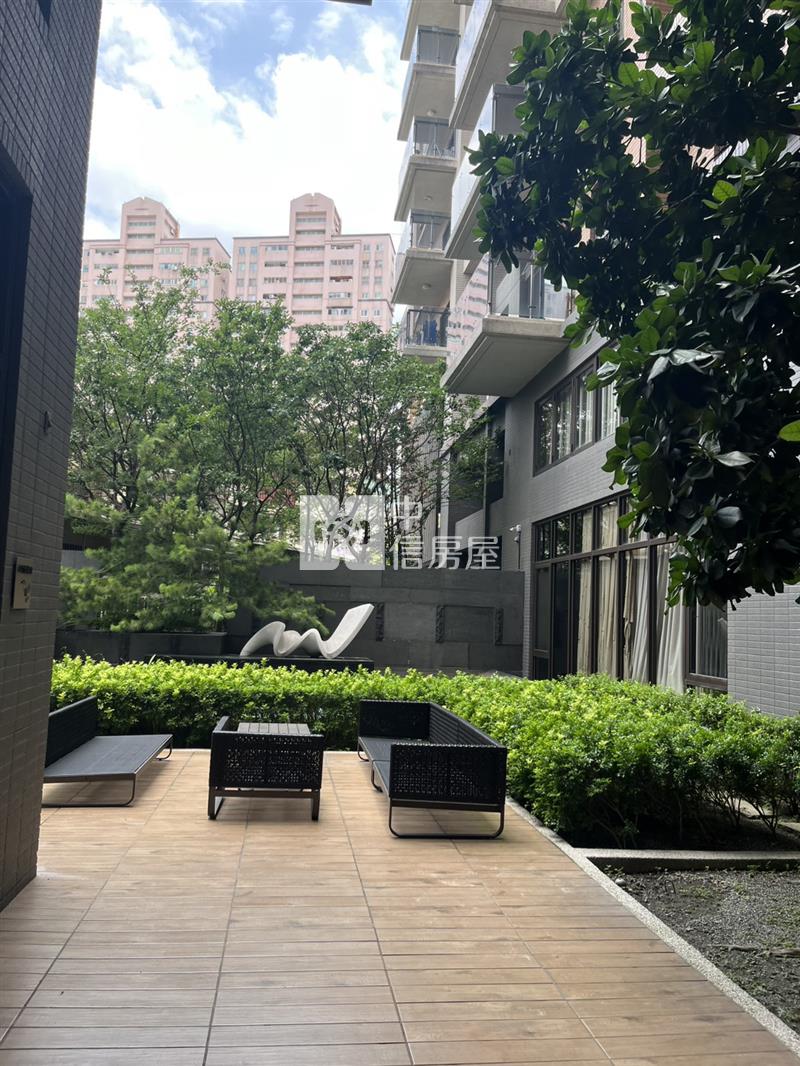 國圖館3房平車|露臺戶|全新未住房屋室內格局與周邊環境