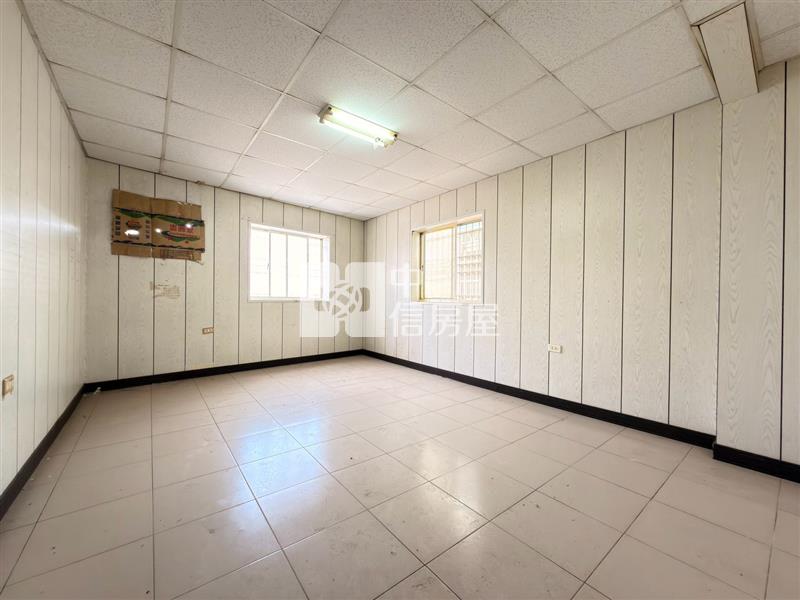 山仔頂家樂福旁8米面寬邊間透天(好停車)房屋室內格局與周邊環境