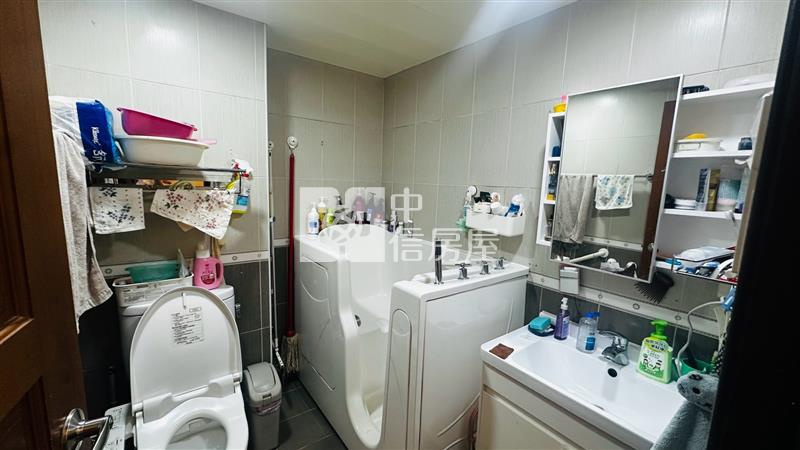 ▲港都帝座四房車位房屋室內格局與周邊環境