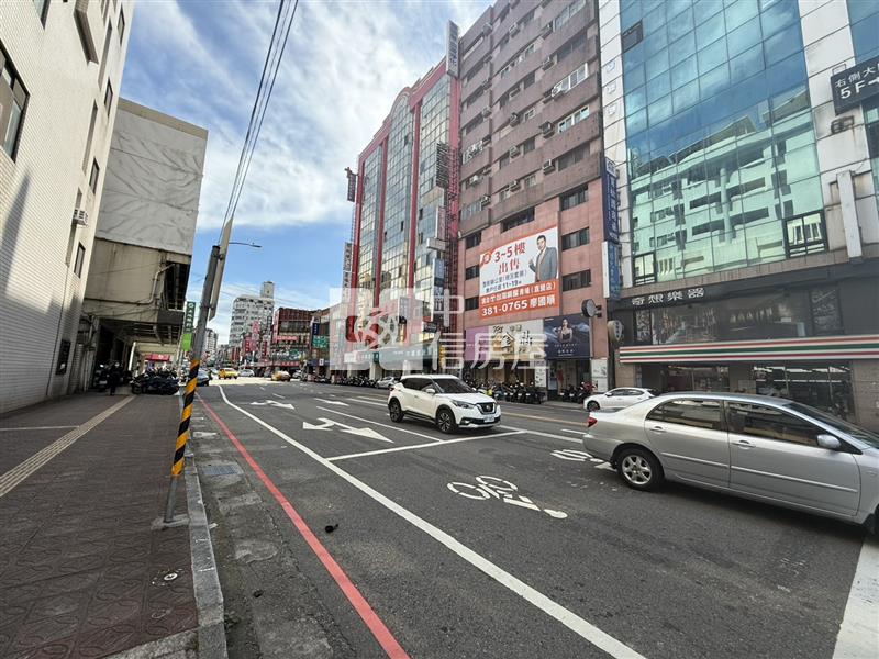 A22捷運中壢車站次高樓層大套房房屋室內格局與周邊環境