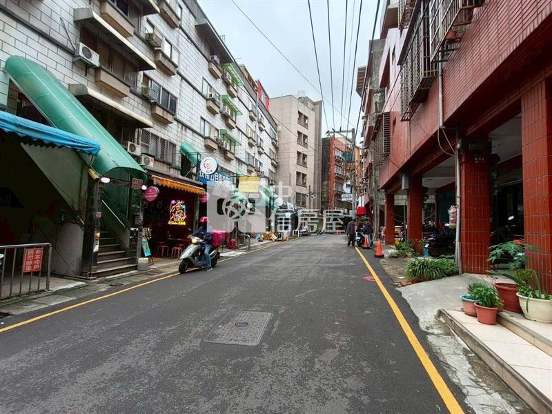 中壢中原電梯收租套房房屋室內格局與周邊環境