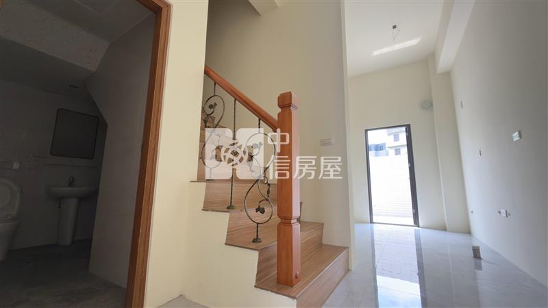 西區雙車庫別墅★影音空拍在中信嘉義玉山店房屋室內格局與周邊環境