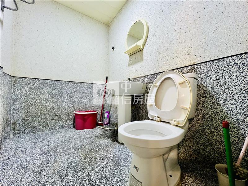 頭份早市旁低樓層三房公寓房屋室內格局與周邊環境
