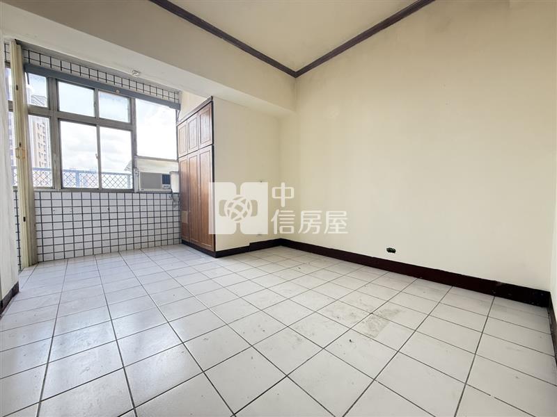 平鎮車站旁邊間景觀大四房房屋室內格局與周邊環境