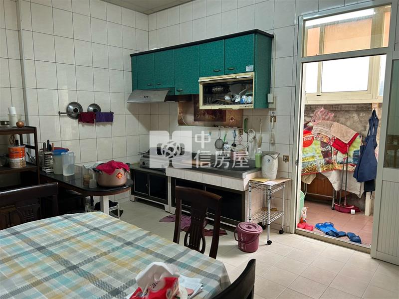頭份八德二路前庭美居透天房屋室內格局與周邊環境