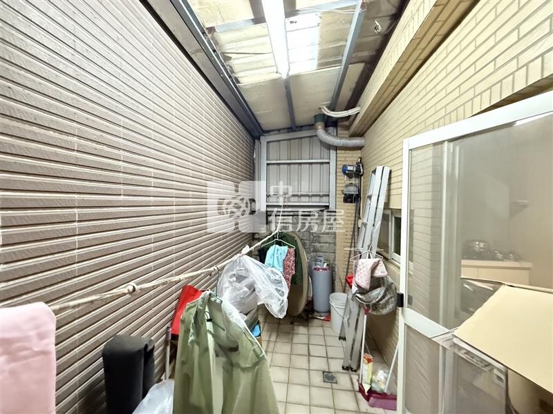 觀音草漯市區美透天前院停車房屋室內格局與周邊環境