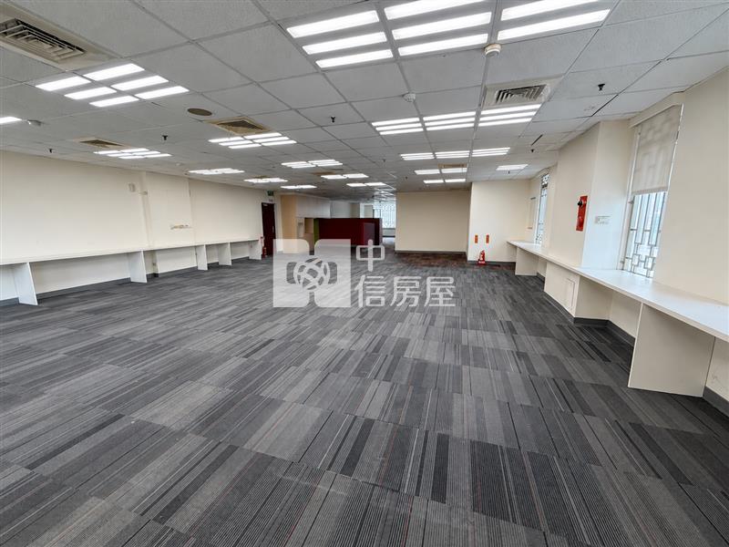 近桃園市府中山路旁大店面加辦公室房屋室內格局與周邊環境