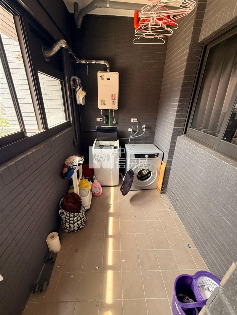 3年屋中山醫大慶商圈近捷運2房平車房屋室內格局與周邊環境