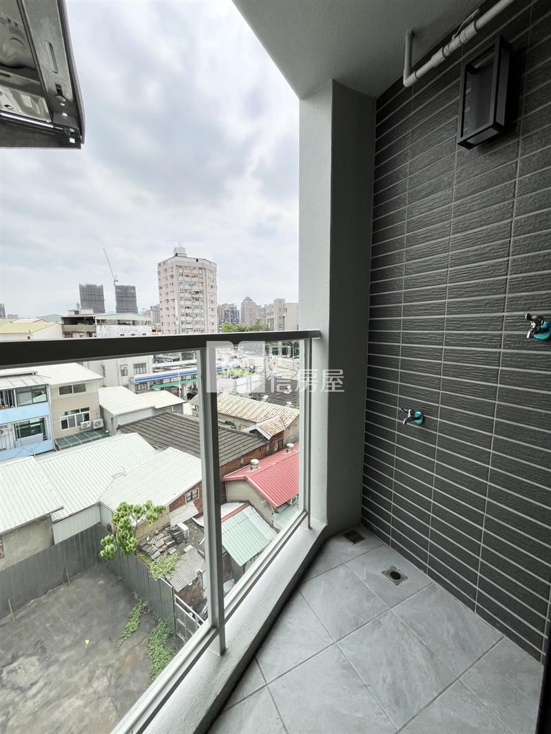 全新精裝修收租雙大套房屋室內格局與周邊環境