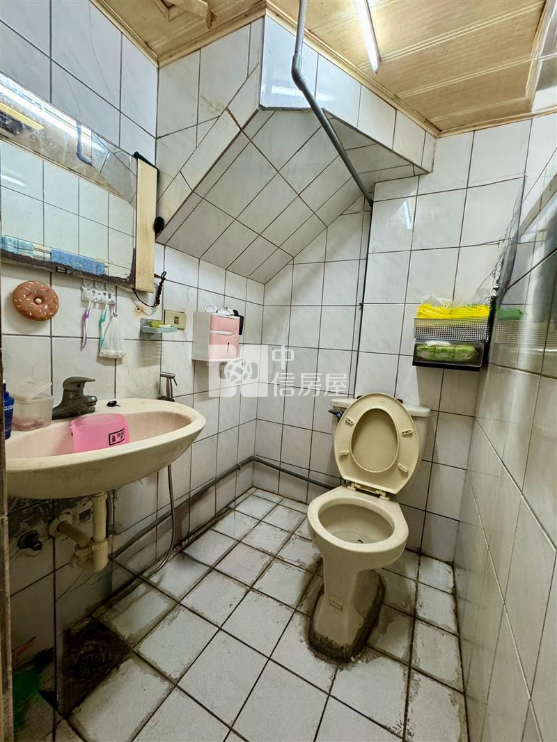 霧峰近工業區邊間低總價透天房屋室內格局與周邊環境