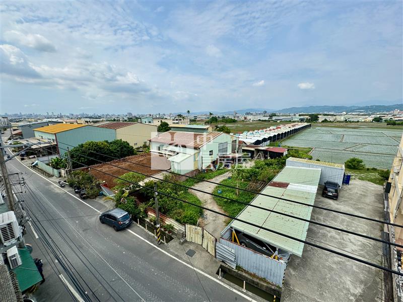 霧峰近工業區邊間低總價透天房屋室內格局與周邊環境