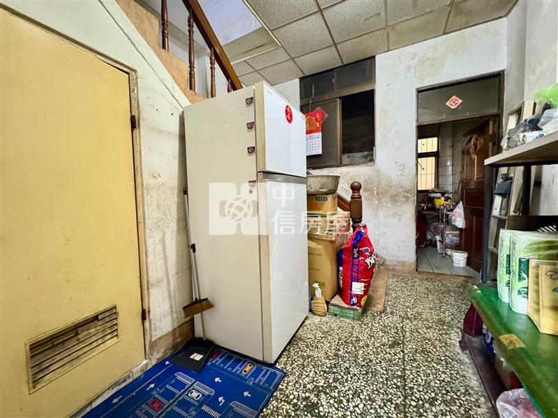 霧峰近工業區邊間低總價透天房屋室內格局與周邊環境